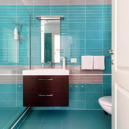 Rosso Sunset - By Myhomeincomo Lägenhet