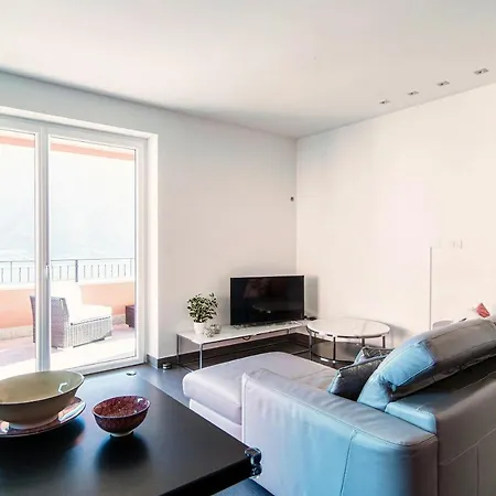 Апартаменты Rosso Sunset - By Myhomeincomo Colonno