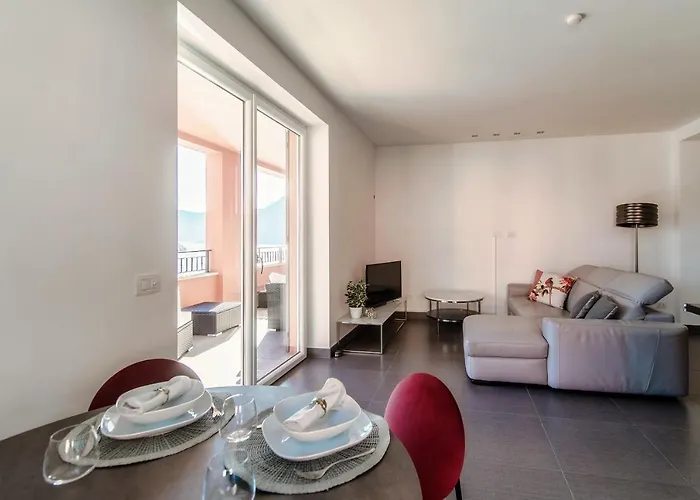 Rosso Sunset - By Myhomeincomo *