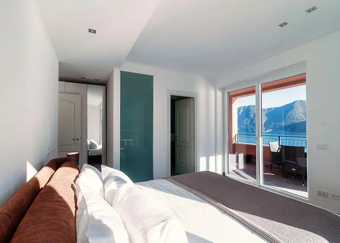 Rosso Sunset - By Myhomeincomo Lägenhet