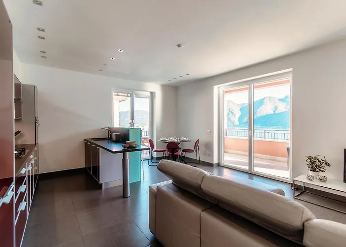 Rosso Sunset - By Myhomeincomo Апартаменты