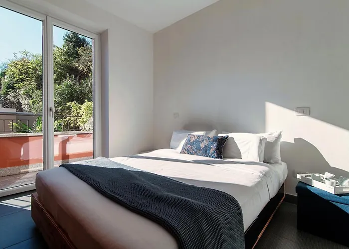 Rosso Sunset - By Myhomeincomo * Colonno