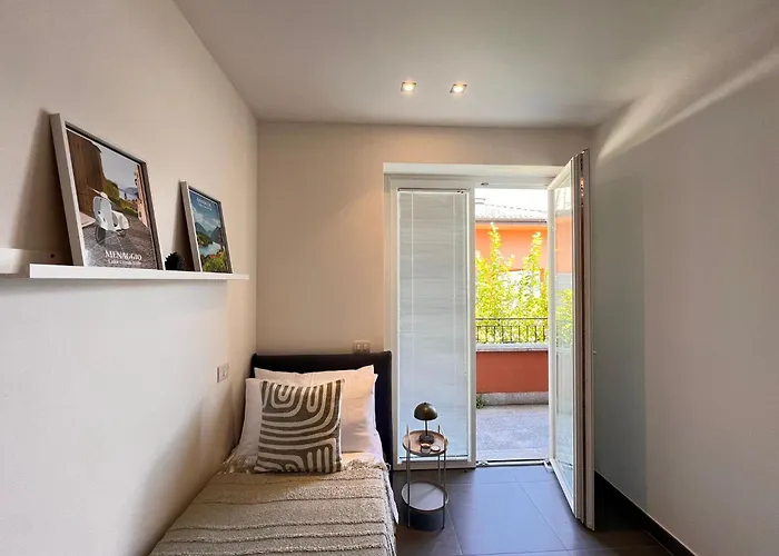 Rosso Sunset - By Myhomeincomo Lägenhet