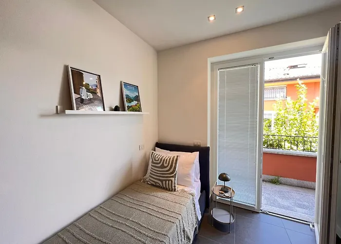 Rosso Sunset - By Myhomeincomo * Colonno