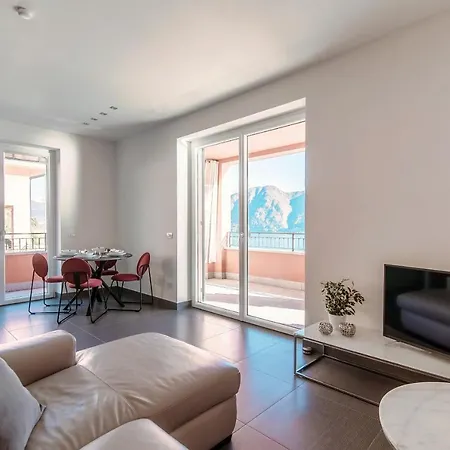 Apartman Rosso Sunset - By Myhomeincomo *