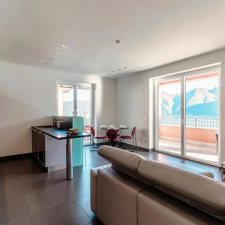 Rosso Sunset - By Myhomeincomo Apartman